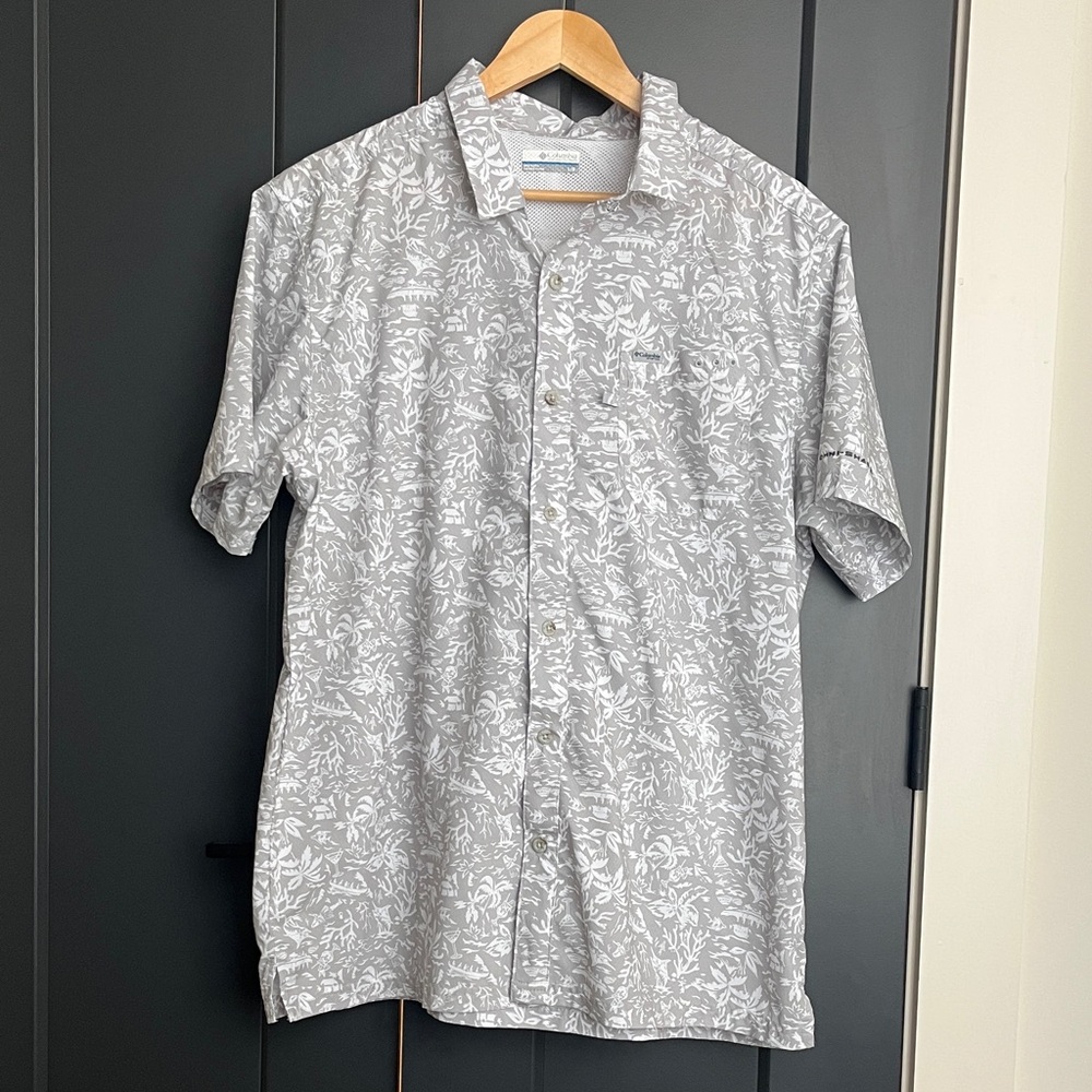 Columbia PFG Men's Light Gray Floral Button-Down Shirt